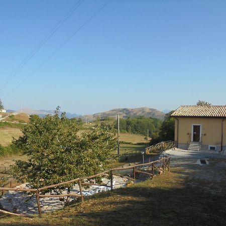 Azienda Agrituristica La Casetta Del Pollino Mormanno Exterior photo