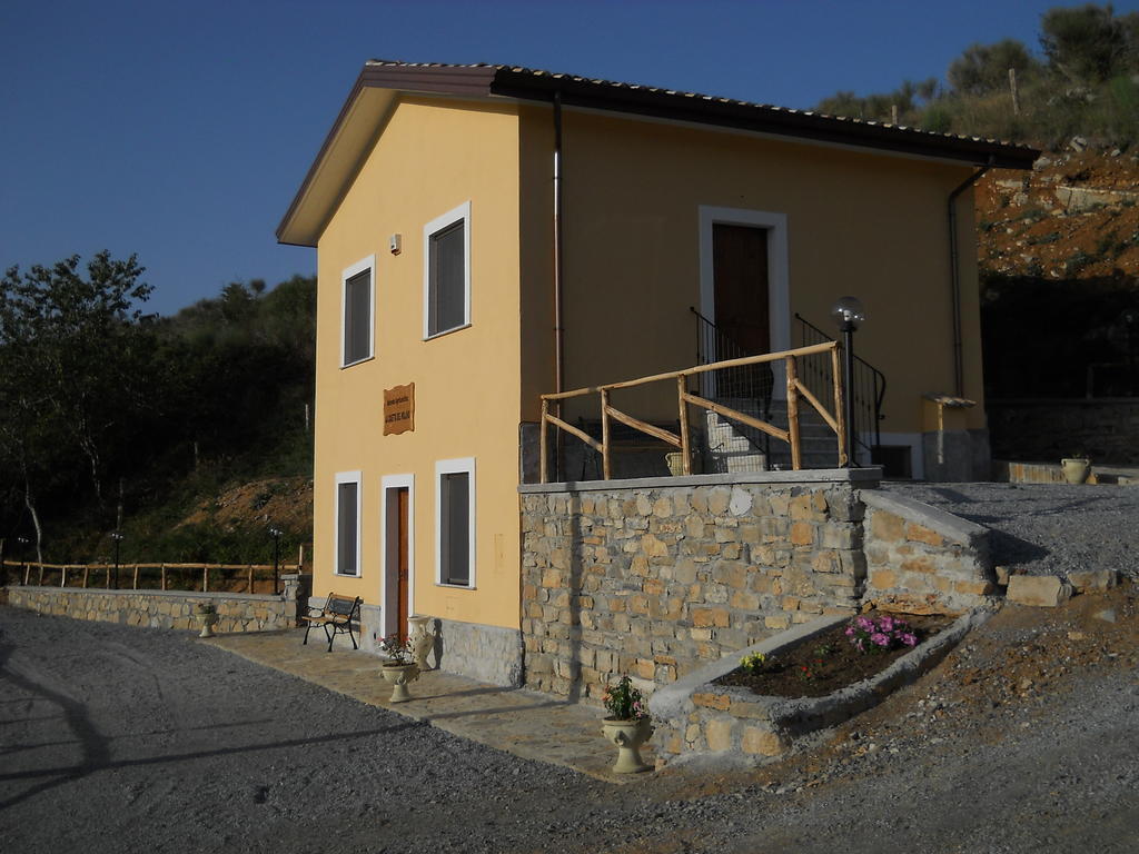 Azienda Agrituristica La Casetta Del Pollino Mormanno Exterior photo