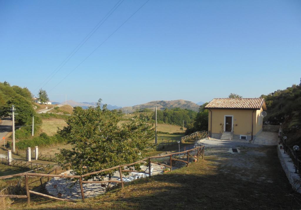 Azienda Agrituristica La Casetta Del Pollino Mormanno Exterior photo